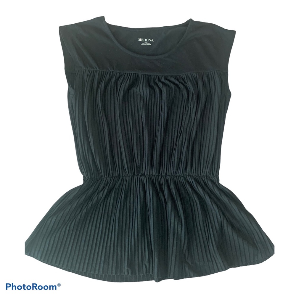 Women’s size small top